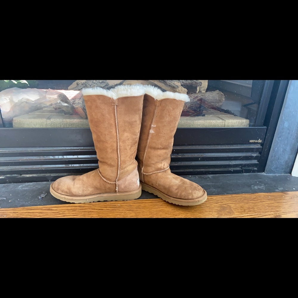 Ugg Bailey 3 Button Chestnut - image 3